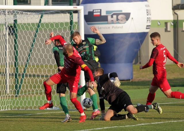 Stal Stalowa Wola zagra w tę sobotę na wyjeździe z Koroną Rzeszów. Drużyna ta jest już pewna spadku do podkarpackiej czwartej ligi