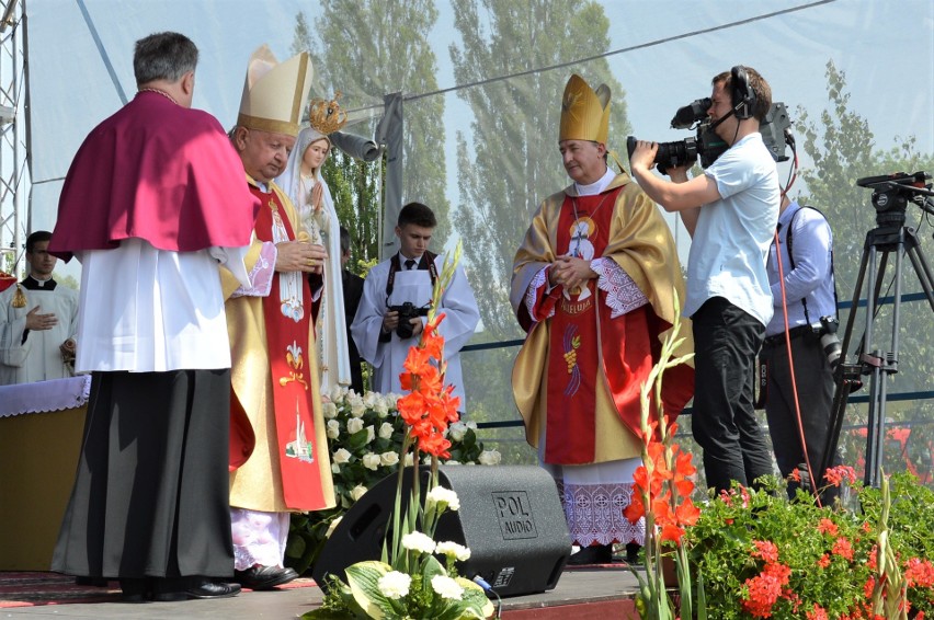 Papieska koronacja Fatimskiej Pani w Tarnowie [ZDJĘCIA, WIDEO]