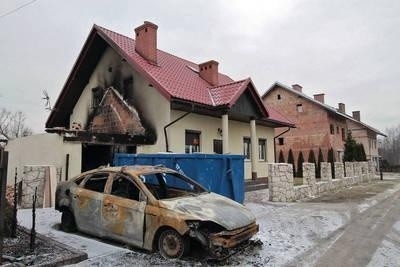 Przy ul. Babiego Lata podpalono auto, kontener i garaż Fot. Anna Kaczmarz