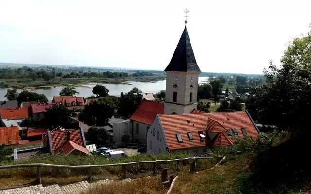 W dordze do Lebus otaczają nas piękne i niepowtarzalne okoliczności przyrody, dlatego kilkadziesiąt minut jazdy rowerem mija bardzo szybko...