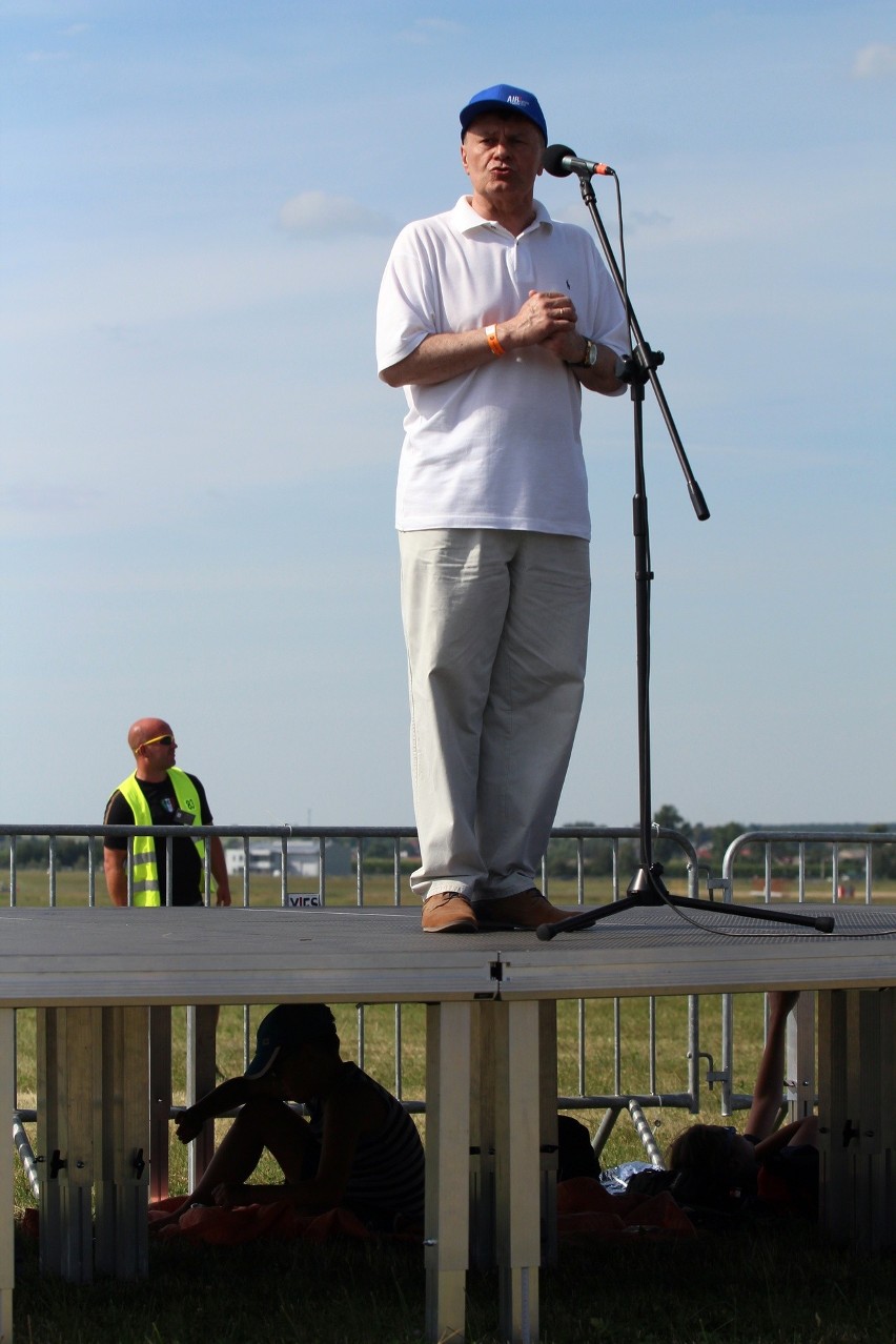 Air Festival Świdnik. Taniec Biało - Czerwonych Iskier na niebie [ZDJĘCIA, WIDEO]