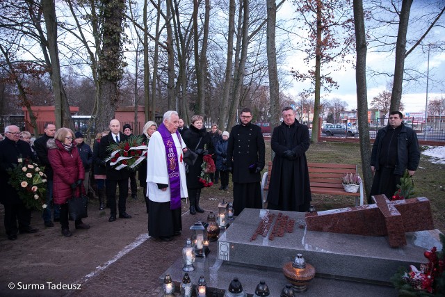 Prezydent został pochowany na cmentarzu komunalnym przy ul. Kościuszki.