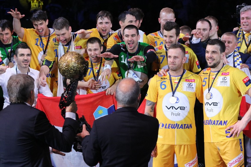 Vive Tauron Kielce po horrorze wygrał z Veszprem i zwyciężył w Lidze Mistrzów