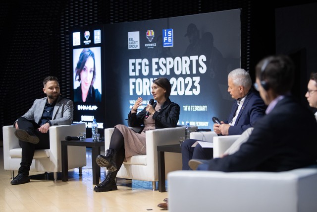 Podczas EFG Esports Forum 2023 prelegenci przedstawili biznesową stronę esportu. Zobacz kolejne zdjęcia. Przesuwaj zdjęcia w prawo - naciśnij strzałkę lub przycisk NASTĘPNE
