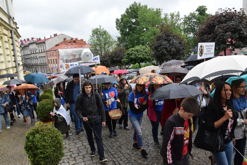 Marsz dla Życia i Rodziny przeszedł ulicami Bielska-Białej ZDJĘCIA