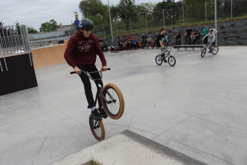 Pokaz ekstremalnej jazdy na skateparku [FOTO]