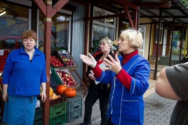 Małgorzata Tyszka (od lewej), Alina Tomaszuk i Małgorzata Kozłowska po likwidacji pawilonów zostaną bez pracy.