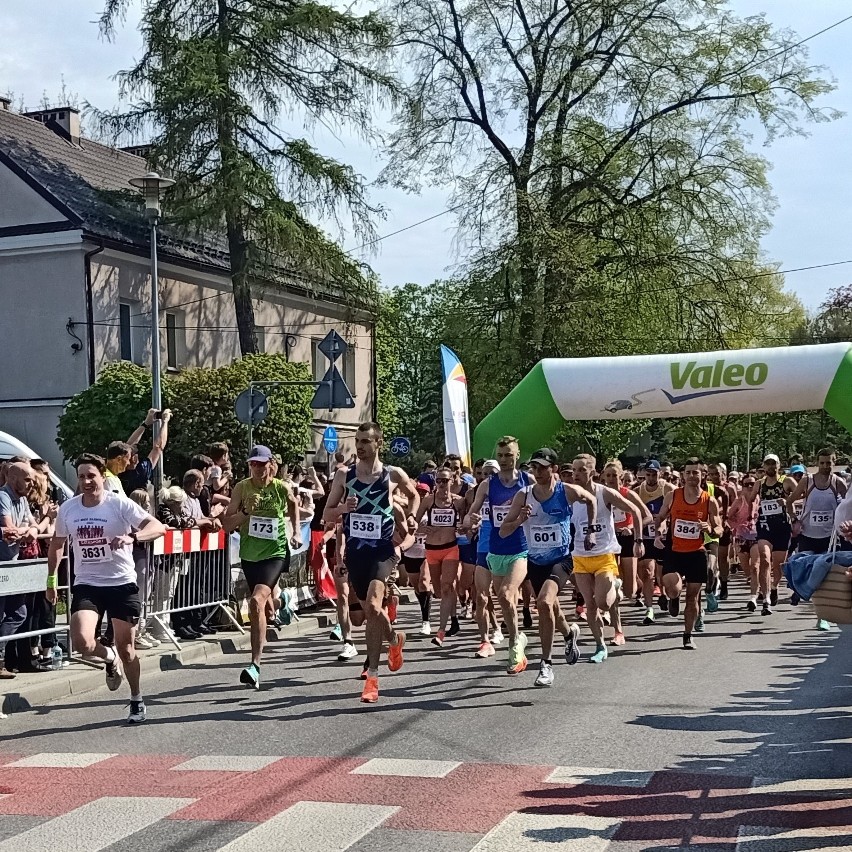 Skawina. Po pandemii przybywa chętnych do Biegu Skawińskiego. Skawinianka na wrotkach na podium 