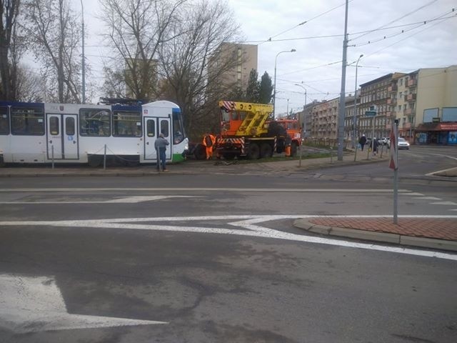 Wykolejenie tramwaju linii nr 3 przy pętli Pomorzany w Szczecinie