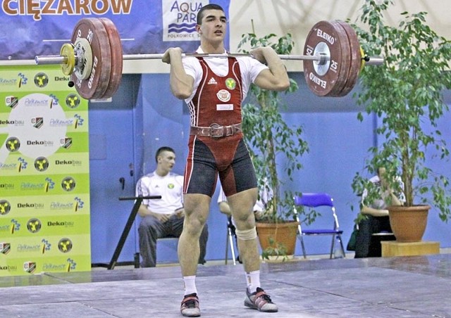 Tomasz Romanec ustanowił rekord życiowy w dwuboju uzyskując 267 kg (121+146)