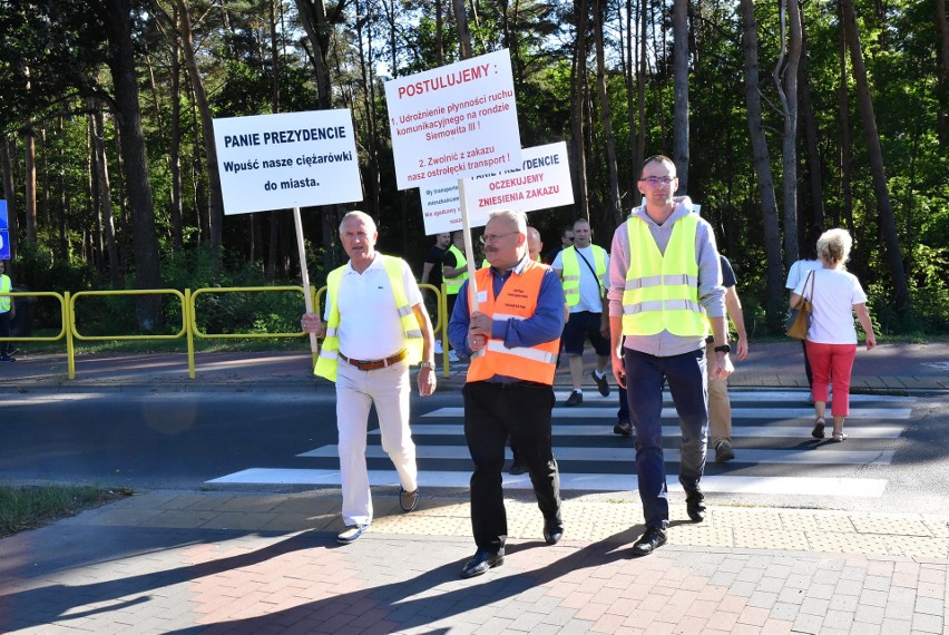 Protest przewoźników w Ostrołęce na rondzie Siemowita III, 15.09.2023