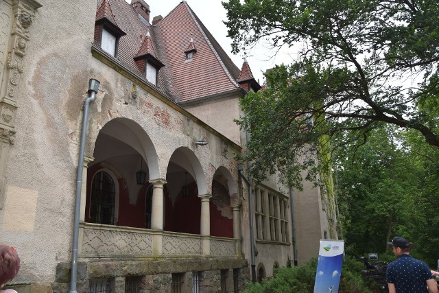 Zamek w Lubniewicach od 25 lat stoi zamknięty. Jest nadzieja, że wkrótce się to zmieni.