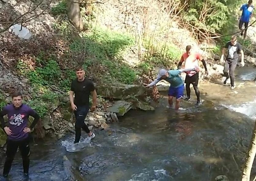 Oświęcim. Studenci Państwowej Wyższej Szkoły Zawodowej spróbowali sił w ekstremalnych biegach górskich po Beskidach