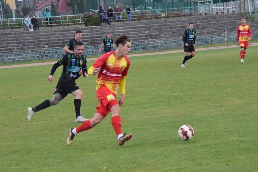 Hummel 4 Liga. Po ciekawym meczu Star Starachowice przegrał z Koroną II Kielce 0:4 (ZDJĘCIA)