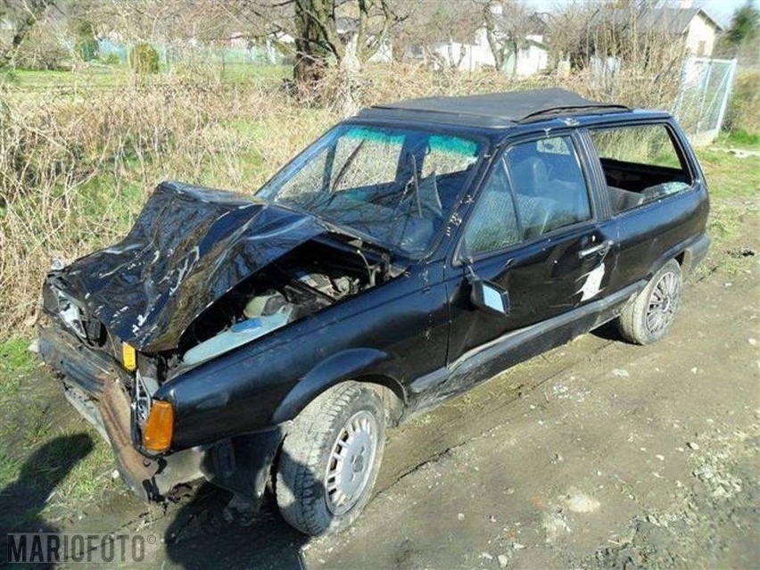 VW polo został poważnie uszkodzony.