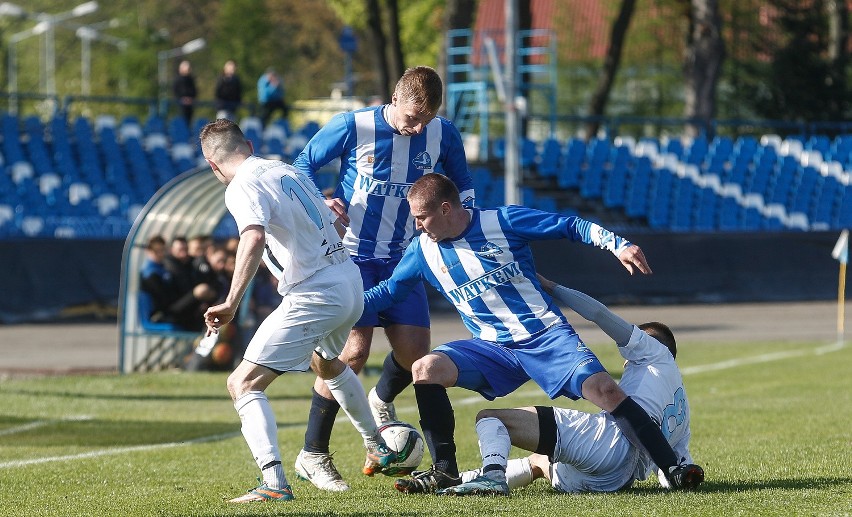 Stal Rzeszów pokonała na własnym stadionie JKS Jarosław 1:0...