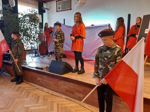 W Wąbrzeźnie w ramach obchodów rocznicy odzyskania przez Polskę niepodległości zorganizowano spotkanie, podczas którego śpiewano pieśni i piosenki patriotyczne