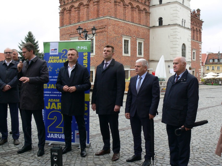 Adam Jarubas, były marszałek województwa spotkał się z mieszkańcami Sandomierza. Poparcie od burmistrza (ZDJĘCIA, WIDEO) 