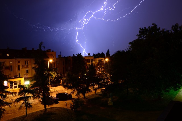 W regionie czeka nas burzowy wieczór i noc [ostrzeżenia IMGW]