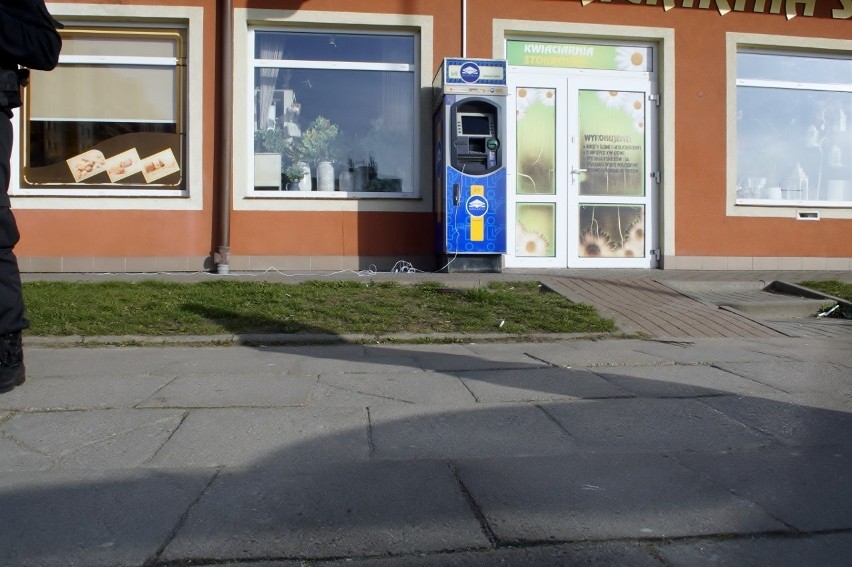 Policja zakończyła już działania przy bankomacie na ul....