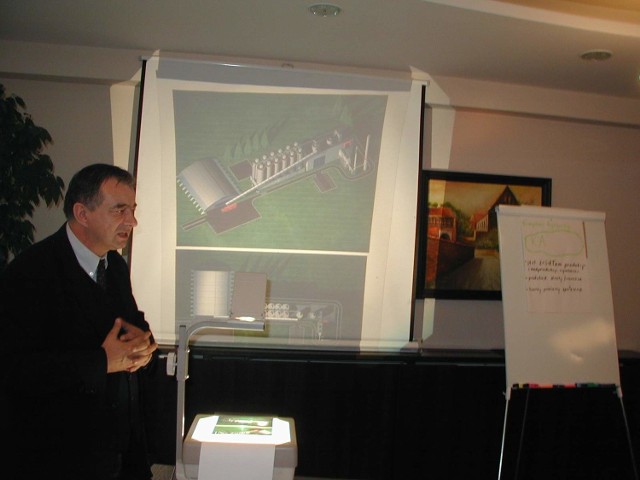 Na razie kompleks agroenergetyczny można było obejrzeć tylko na slajdach prezentowanych przez prezesa Grzegorza Kaczmarzyka.