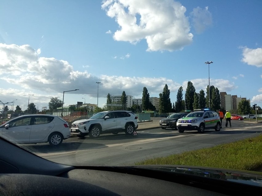 Kilka samochodów zderzyło się na ul. Mieszka I w Poznaniu na...