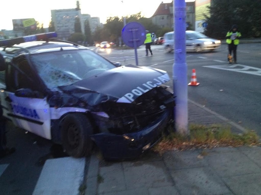 Wypadek na Santockiej. Policjanci w szpitalu [zdjęcia]