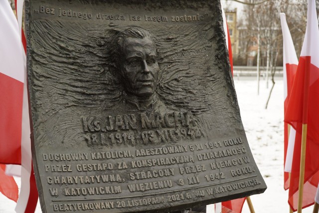 2 grudnia br. w 80. rocznicę śmierci bł. ks. Jana Machy przy Areszcie Śledczym w Katowicach odsłonięto tablicę upamiętniającą jego osobę.