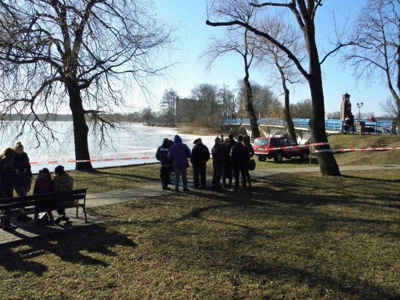 Policjanci biorą pod uwagę różne wersje wydarzeń. Jedna z...