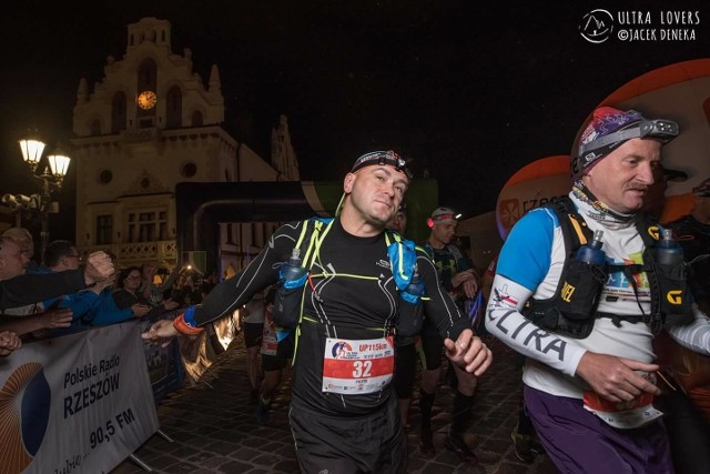 Piotr Pazera (z lewej) ukończył Ultramaraton Podkarpacki.