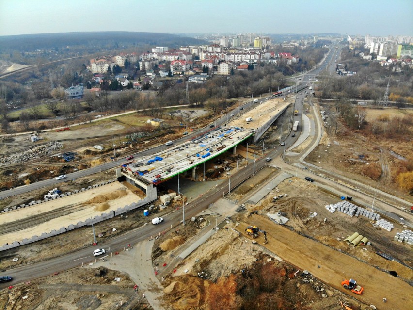 Przebudowa skrzyżowania ul. Diamentowej z Krochmalną w...