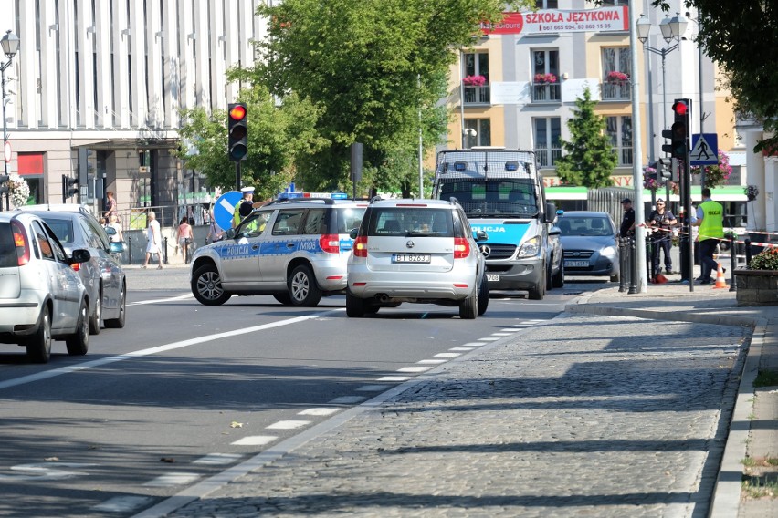 Wypadek na Rynku Kościuszki w Białymstoku. Mężczyźni spadli...