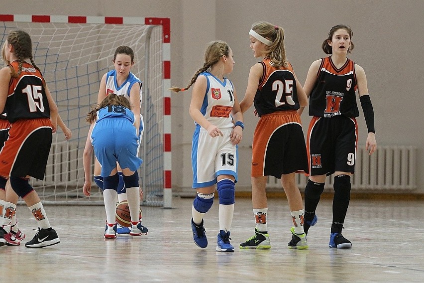 Unia Basket Ostrołęka U13 czeka na zwycięstwa [ZDJĘCIA]