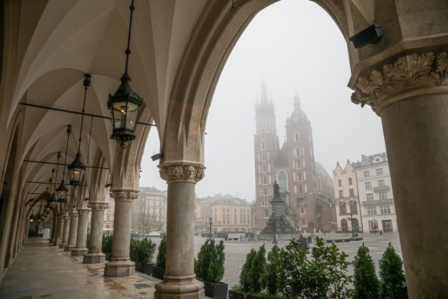 Dzięki wsparciu z rządowego programu w Małopolsce zostanie zrealizowanych prawie 380 inwestycji i remontów dotyczących zabytków. M.in. 3 mln 430 tys. zł dofinansowania popłynie na remont konserwatorski wieży dzwonnej Bazyliki Mariackiej w Krakowie