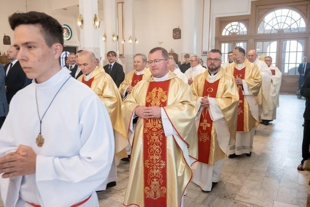 35 nowych nadzwyczajnych szafarzy Komunii świętej w diecezji...