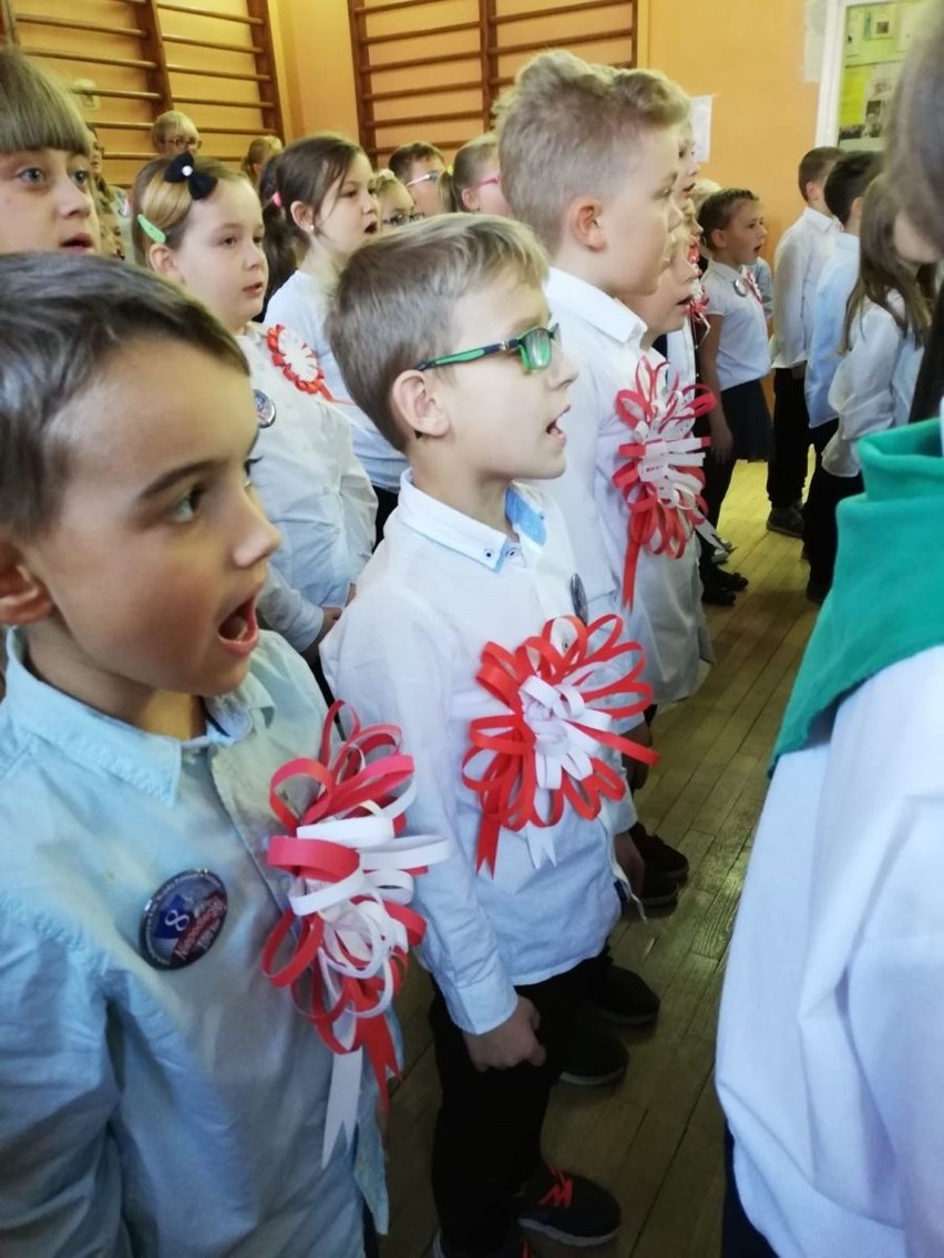 Szkoła Podstawowa nr 8 w Kielcach - Hymn dla Niepodległej