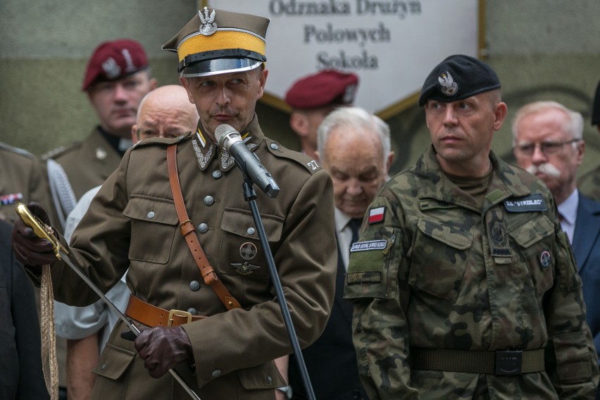 Kraków. Wymarsz Kadrówki, nowe odznaczenie państwowe i...