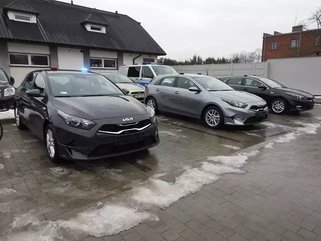Samochody trafiły do Komendy Powiatowej Policji w Sandomierzu, Komisariatu Policji w Koprzywnicy oraz Komisariatu Policji w Dwikozach.