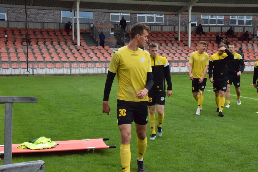 3 liga. KSZO 1929 Ostrowiec Świętokrzyski - Siarka Tarnobrzeg 1:0. Gol z końcówki pierwszej połowy zadecydował (ZDJĘCIA Z MECZU)