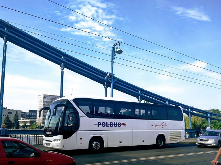 Polbus świętuje rocznicę odzyskania niepodległości. Zobacz, jak teraz wyglądają autobusy (ZDJĘCIA)