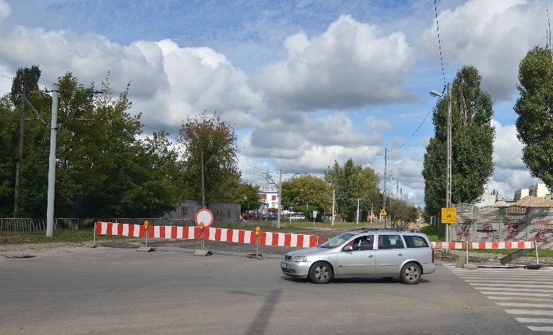 Zamknęli ul. Kilińskiego w Łodzi! Objazd z powodu budowy marketu [zdjęcia]