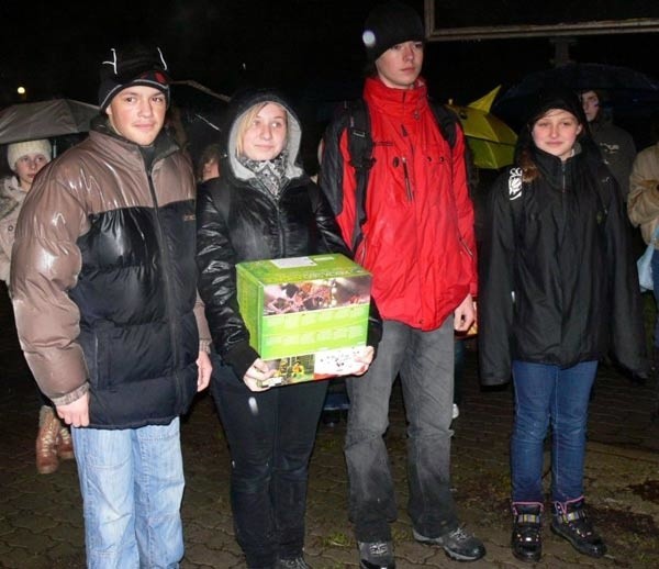 Zwycięski patrol tuż po otrzymaniu głównej nagrody.