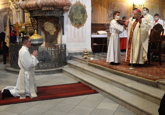 Święcenia ks. Przemysława Kaziszyna w kościele pw. św. Bartłomieja w Głogówku