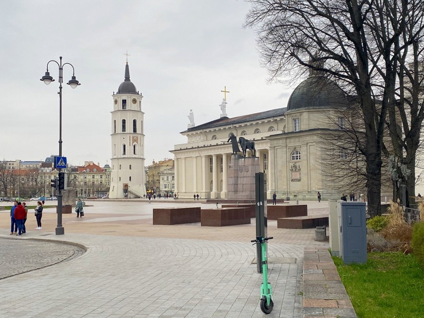 Plac Katedralny z bazyliką archikatedralną św. Stanisława...