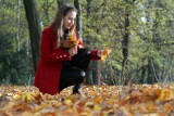 Pierwsze jesienne liście. Zobaczcie piękną jesień idącą przez parki i skwery (ZDJĘCIA)