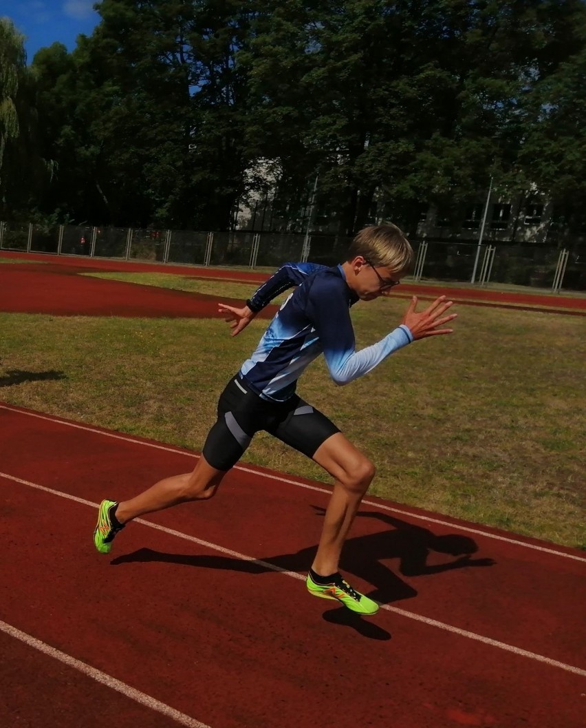 Aleksander Nurkowski (Jantar) lubi biegać szybko na 200 m i...