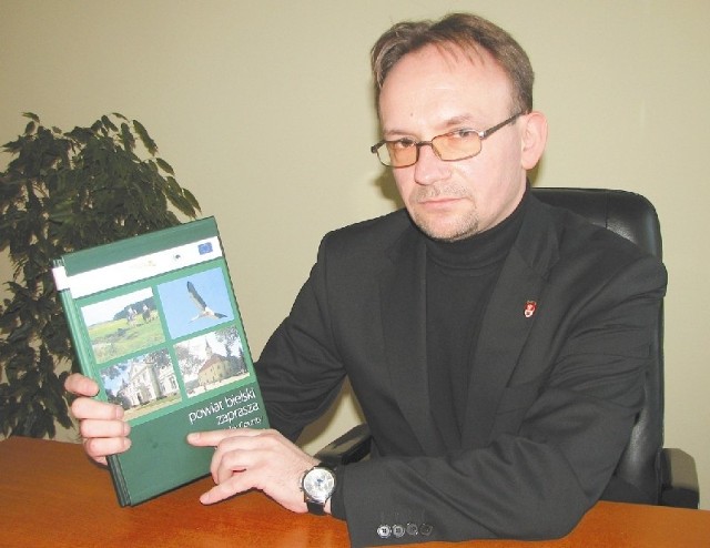 Zrealizowaliśmy już jeden projekt wraz z białoruskim miasteczkiem Wysokie. Jego efektem było m.in. wydanie efektownego folderu turystycznego - mówi wicestarosta bielski Piotr Bożko.