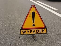 Wypadek w Ustroniu Morskim. Tico uderzyło w opla. Ciężko ranny 18-latek w szpitalu.