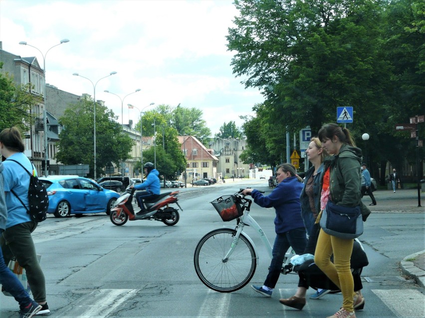 Życie mieszkańców Pabianic wraca do normy ZDJĘCIA