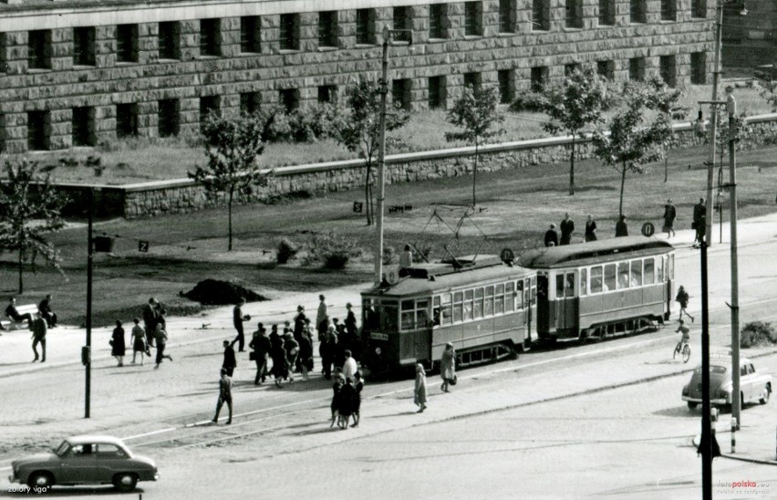 1965 r., tramwaj Linke-Hofmann linii "0" z wagonem doczepnym...